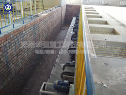 新型有機(jī)肥造粒機(jī)現(xiàn)場